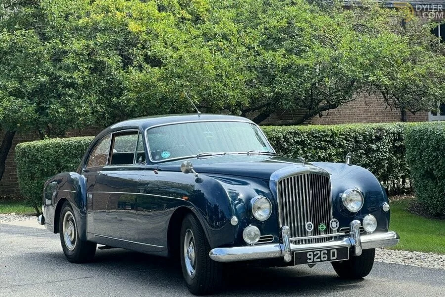 El coche clásico que los padres del Duque de Alba compraron cuanto tenía 9 años y que le tiene fascinado 1 Motor16 bentley duque de alba