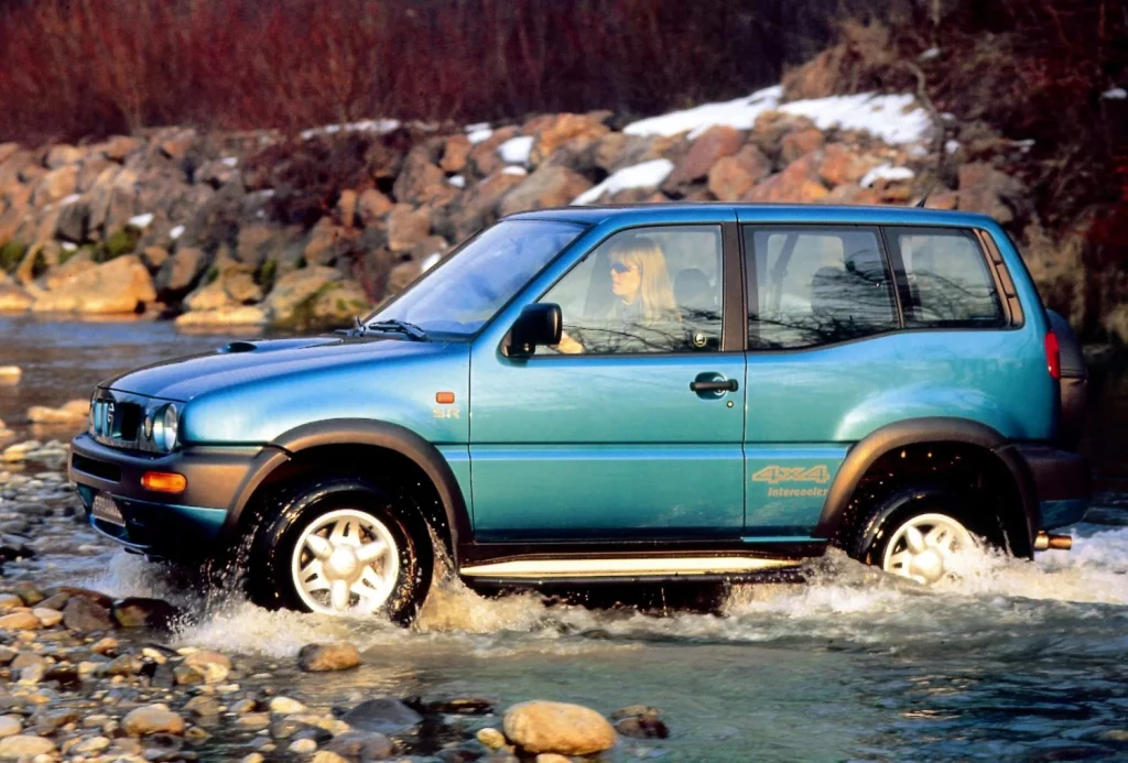 nissan terrano ii 3 door 33 Motor16