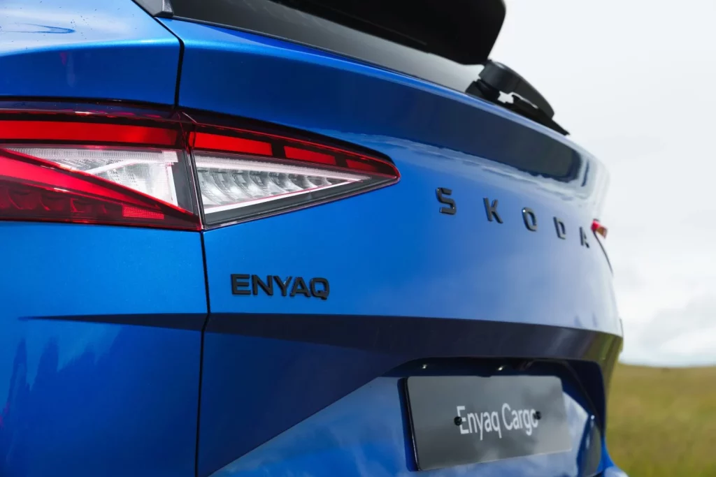 Enyaq Cargo: Škoda estrena su primer eléctrico comercial en Reino Unido 24 Motor16 skoda enyaq cargo 18 Motor16