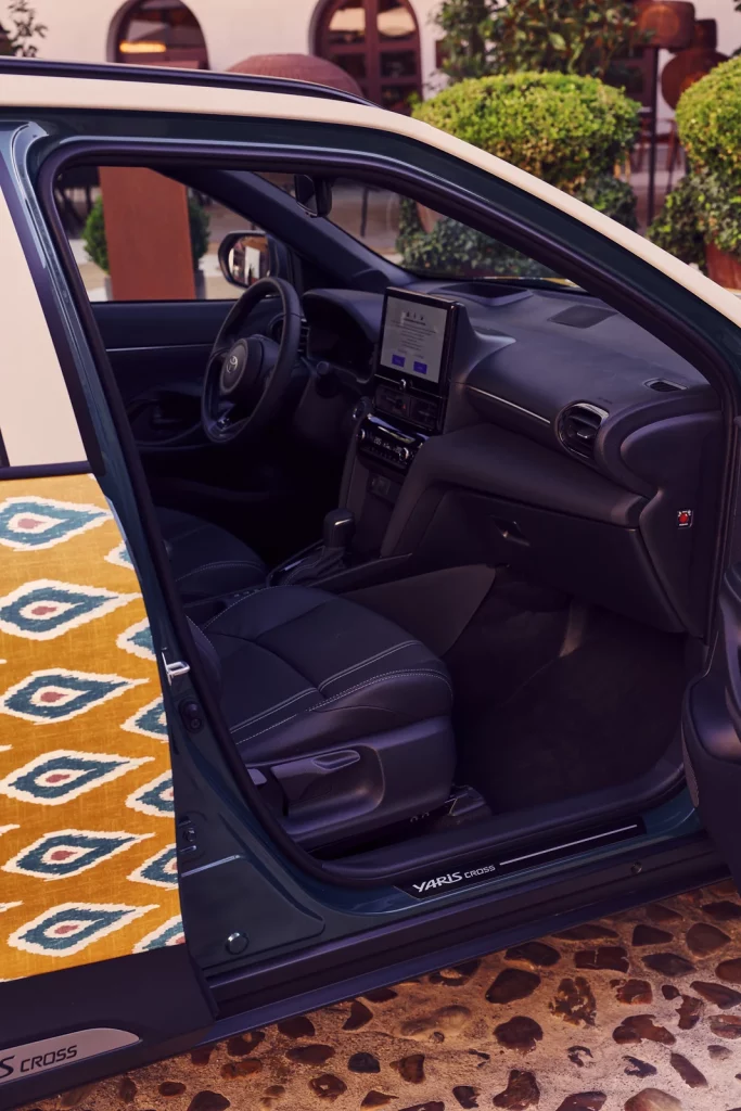toyotayariscrossbycayumas vistainterior Motor16