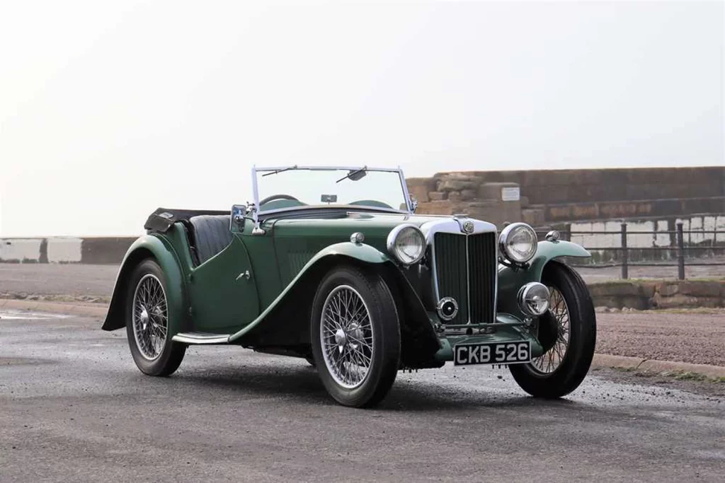 100 ANOS DESCAPOTABLES MG 12. MG TA 1936–1939 Motor16