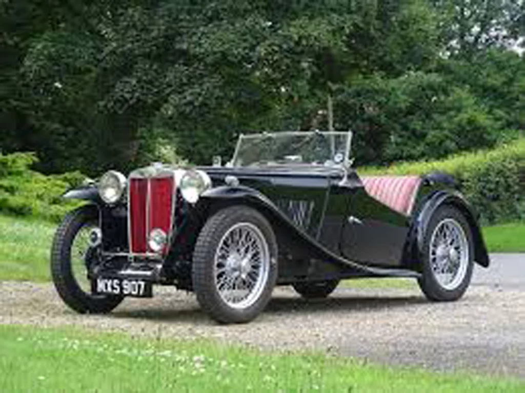 100 ANOS DESCAPOTABLES MG 13. MG TB 1939 Motor16