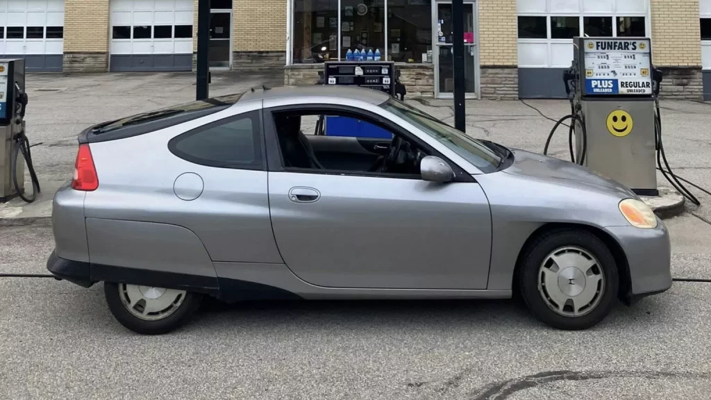 2000 Honda Insight. Imagen lateral.