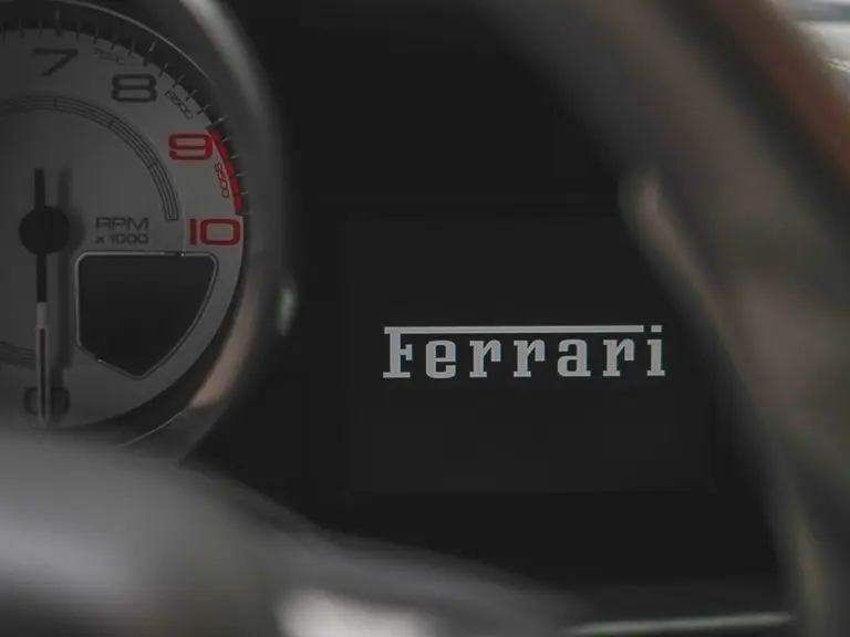 Si quieres un Ferrari LaFerrari a medio terminar... esta es tu oportunidad 33 Motor16 2011 Ferrari LaFerrari F150 Muletto M4 18 Motor16