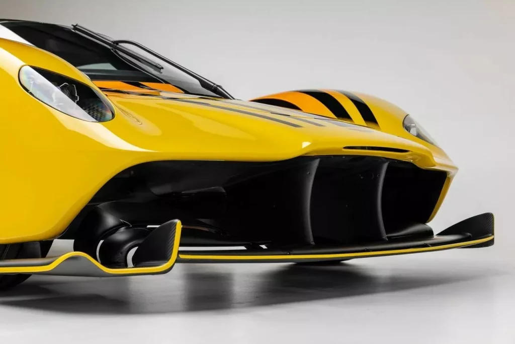Comprar un Aston Martin Valkyrie por capricho, conducirlo 100 kilómetros y venderlo al día siguiente 12 Motor16 2024 Aston Martin Valkyrie 14 Motor16
