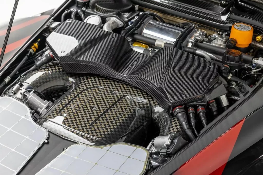 Comprar un Aston Martin Valkyrie por capricho, conducirlo 100 kilómetros y venderlo al día siguiente 28 Motor16 2024 Aston Martin Valkyrie 19 Motor16