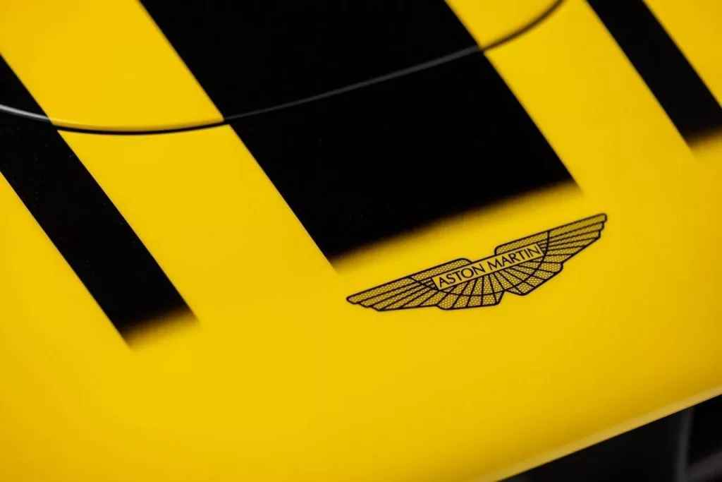 Comprar un Aston Martin Valkyrie por capricho, conducirlo 100 kilómetros y venderlo al día siguiente 13 Motor16 2024 Aston Martin Valkyrie 9 Motor16