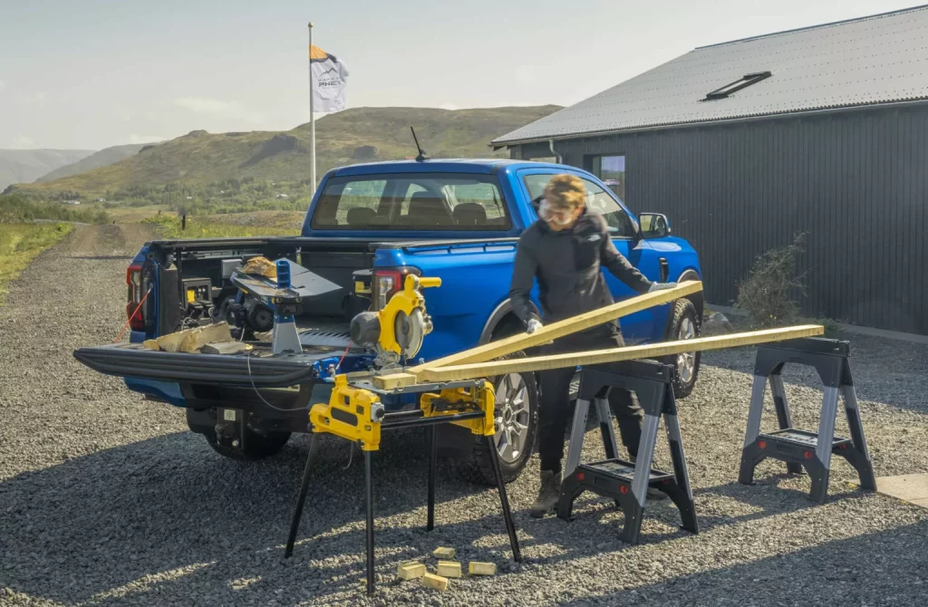 2025 Ford Ranger PHEV Pro Power Onboard 4 Motor16
