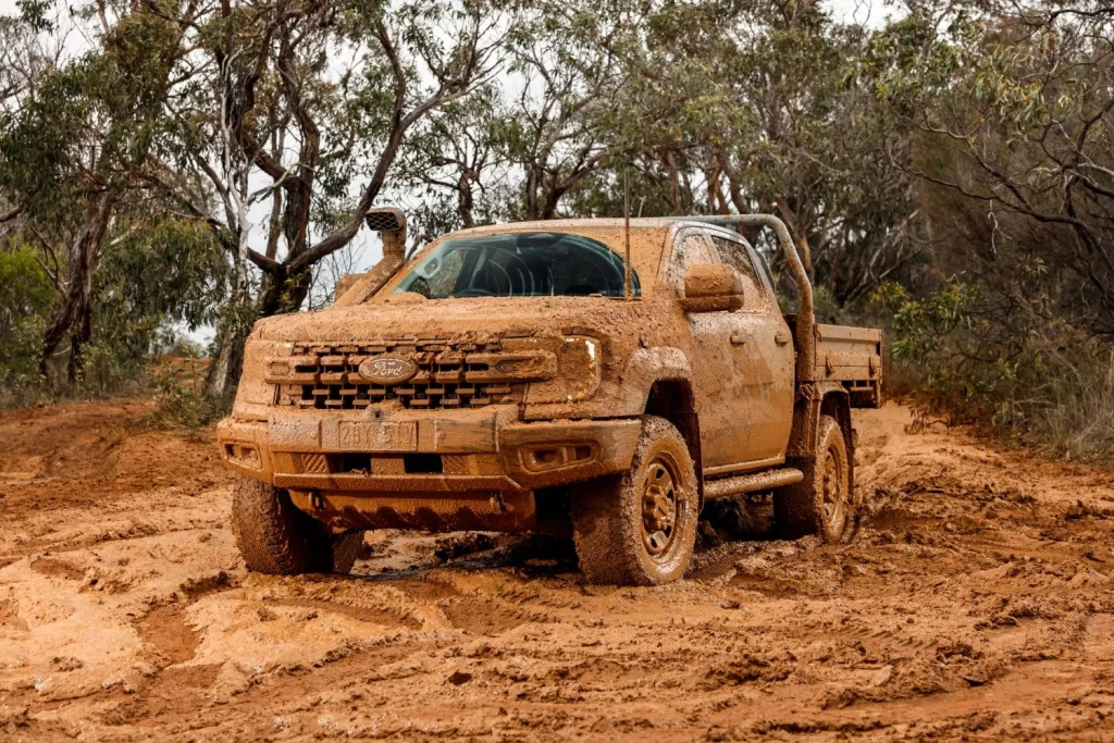 2025 Ford Ranger Super Duty barro 2 Motor16