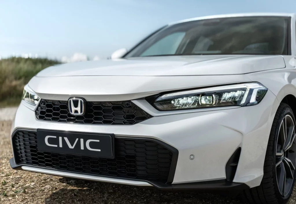 El legendario Honda Civic se pone al día sin perder su etiqueta ECO 9 Motor16 2025 Honda Civic 1 Motor16