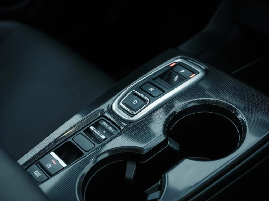 El legendario Honda Civic se pone al día sin perder su etiqueta ECO 3 Motor16 2025 Honda Civic e:HEV. Imagen detalle.