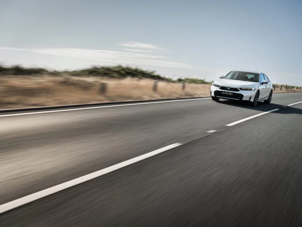 El legendario Honda Civic se pone al día sin perder su etiqueta ECO 7 Motor16 2025 Honda Civic 3 Motor16