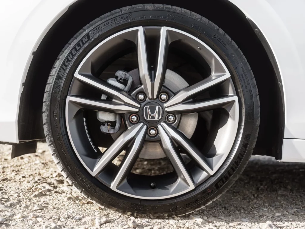 El legendario Honda Civic se pone al día sin perder su etiqueta ECO 10 Motor16 2025 Honda Civic 6 Motor16