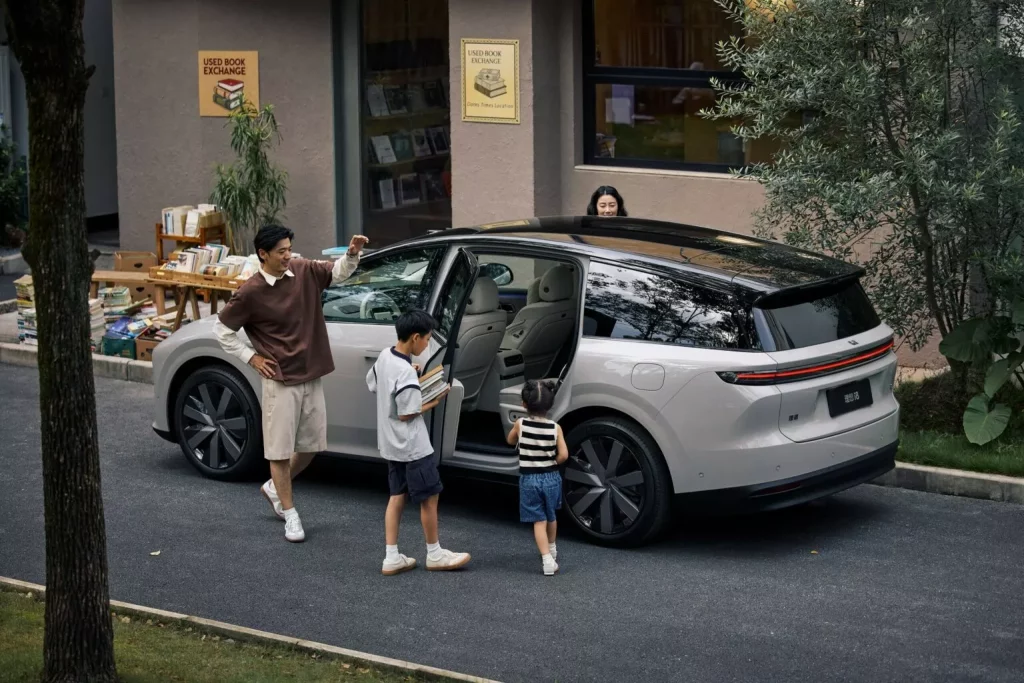 Li i8: Un Tesla Model X a precio de Tesla Model Y... con ayudas 13 Motor16 2025 Li Auto Li i8 20 Motor16