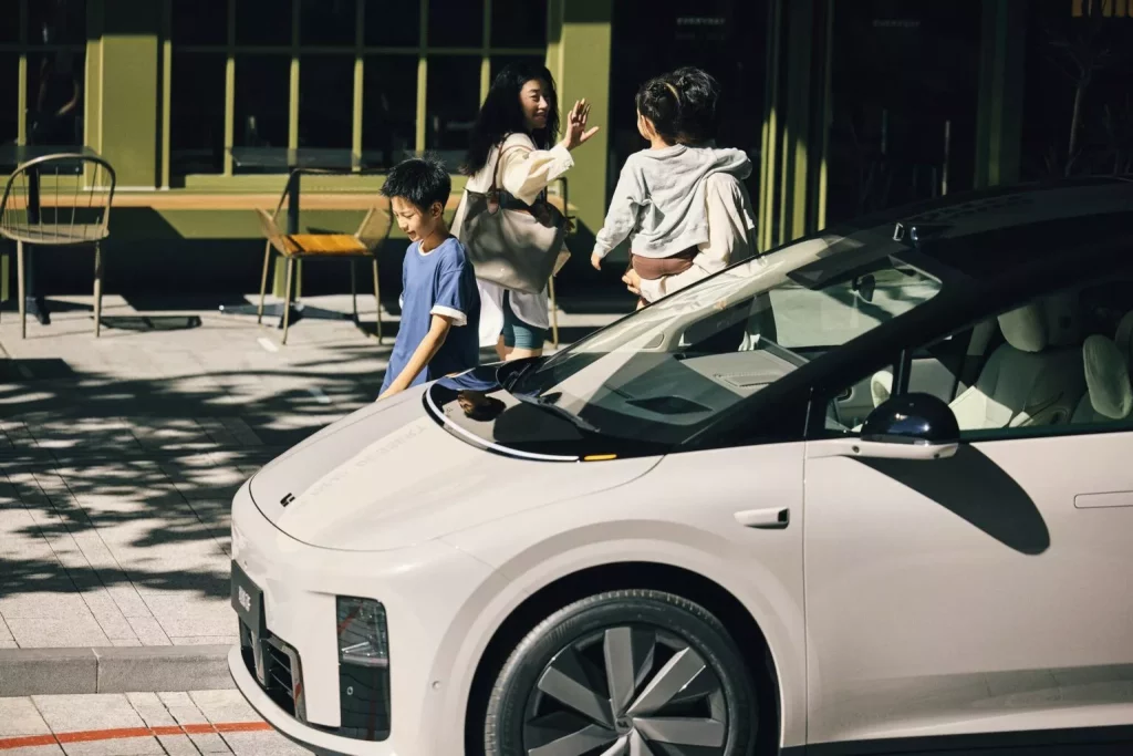 Li i8: Un Tesla Model X a precio de Tesla Model Y... con ayudas 21 Motor16 2025 Li Auto Li i8 25 Motor16
