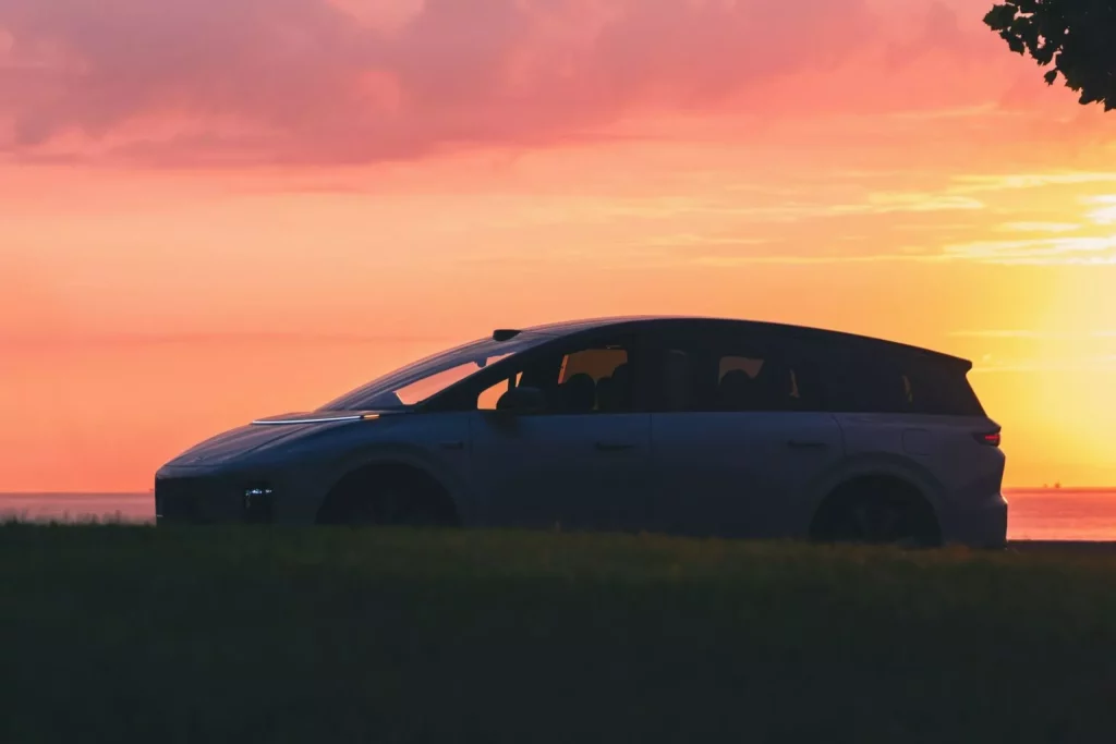Li i8: Un Tesla Model X a precio de Tesla Model Y... con ayudas 10 Motor16 2025 Li Auto Li i8 5 Motor16