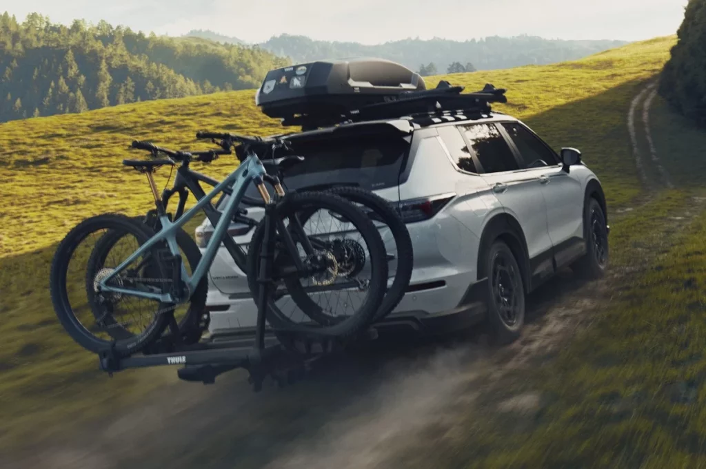 El mejor Mitsubishi Outlander para tirarse al barro se llama Trail Edition 3 Motor16 2025 Mitsubishi Outlander Trail Edition. Imagen trasera.