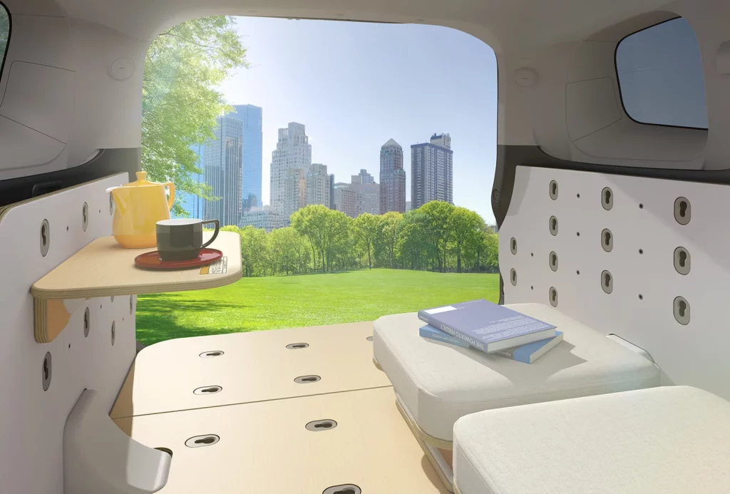 2025 Toyota Sienta Juno. Imagen interior.