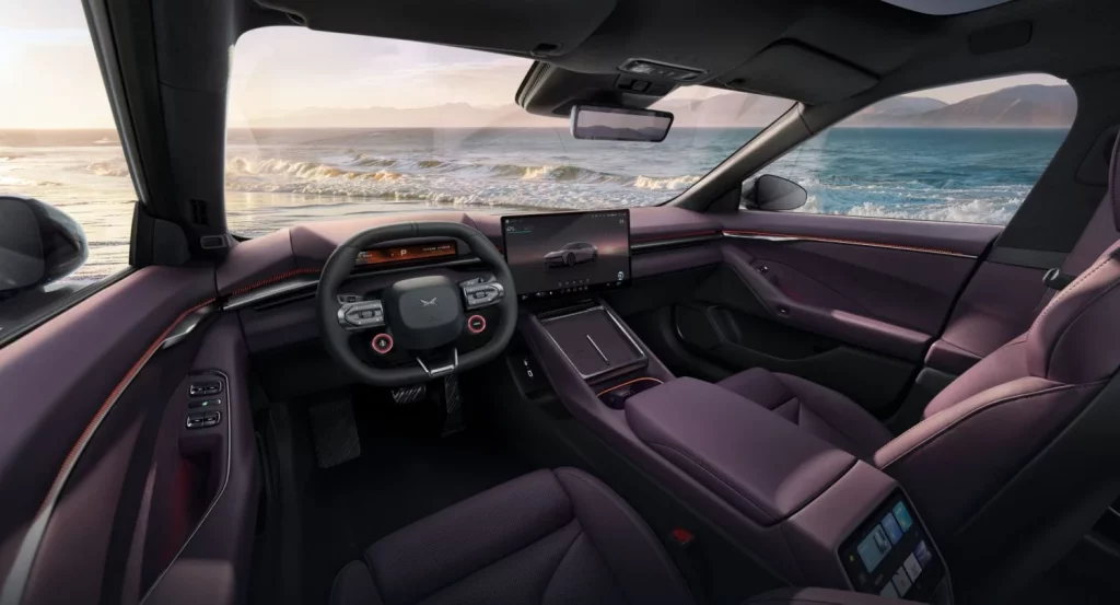 El nuevo Xpeng P7 es una fascinante berlina eléctrica que llegará a España 1 Motor16 2025 Xpeng P7. Imagen salpicadero.