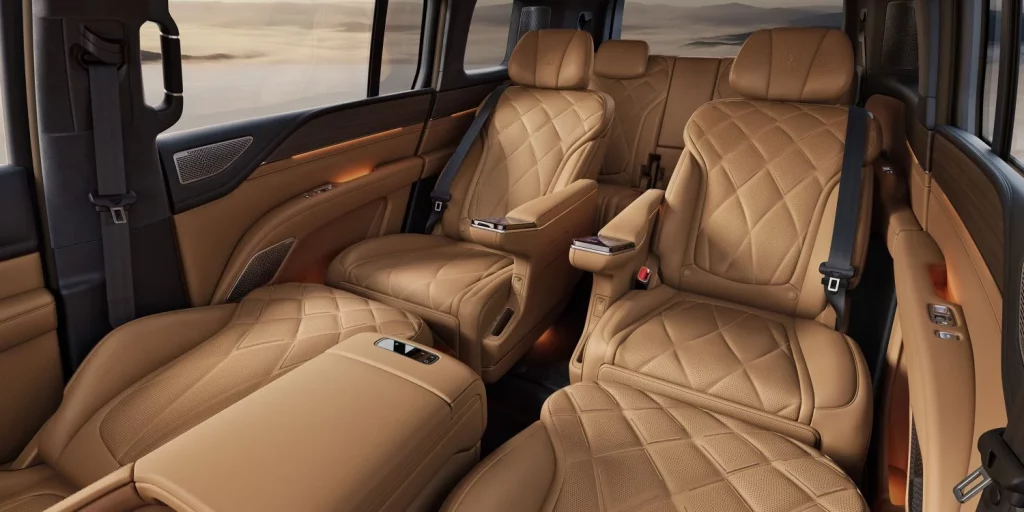 El inmenso YangWang U8 se hace aún más grande... Y también más caro 1 Motor16 2025 YangWang U8L. Imagen interior.