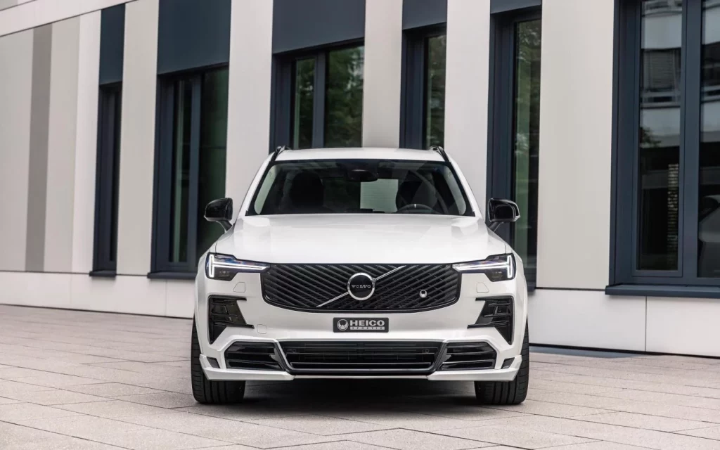 El Volvo XC90 saca su lado más deportivo gracias a Heico Sportiv 1 Motor16 2025 Volvo XC90 Heico Sportiv. Imagen frontal.