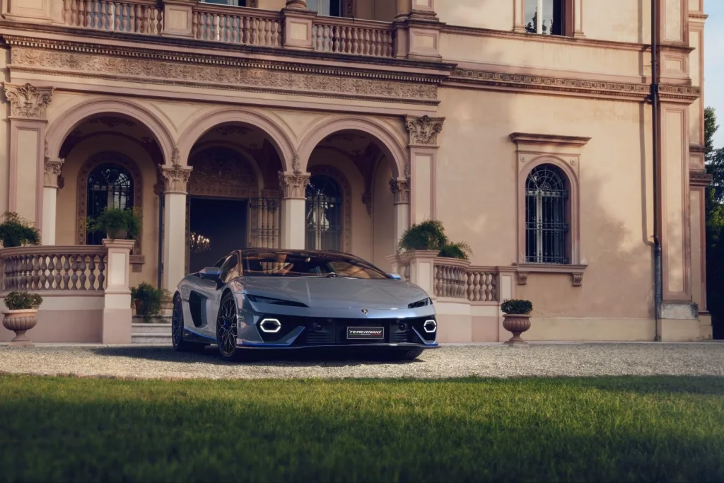 2025 Lamborghini Temerario Ad Personam. Imagen delantera.