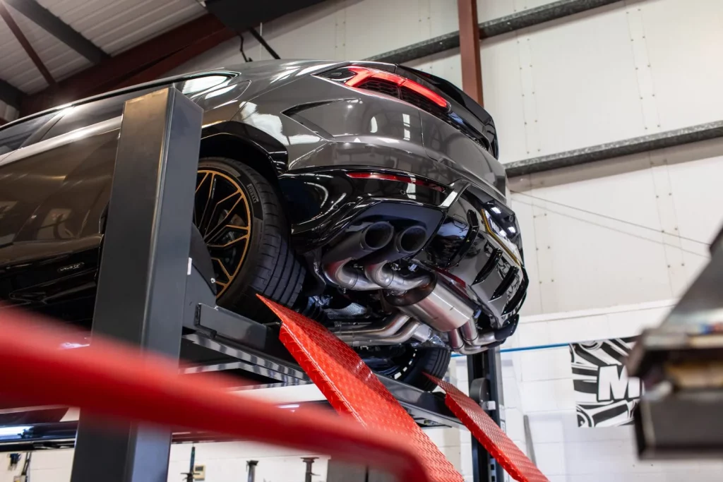 Milltek le pone banda sonora al Lamborghini Urus SE con sus 800 CV 2 Motor16 2025 Lamborghini Urus SE. Milltek Sport. Imagen detalle.