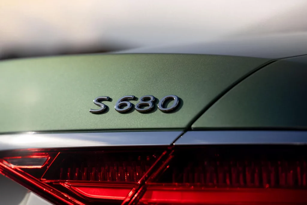 Mercedes y el lujoso homenaje a California del Maybach S680 Edition Emerald Isle 13 Motor16 2025 MercedesMaybach S680 EmeraldIsle 09 Motor16
