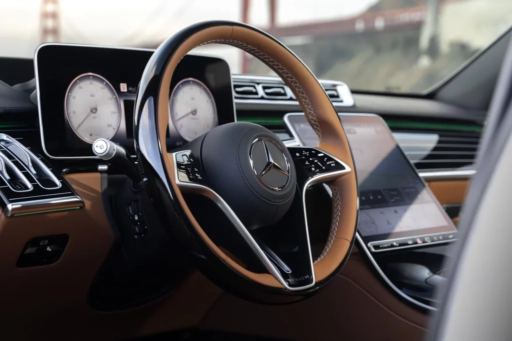Mercedes y el lujoso homenaje a California del Maybach S680 Edition Emerald Isle 22 Motor16 2025 MercedesMaybach S680 EmeraldIsle 18 Motor16