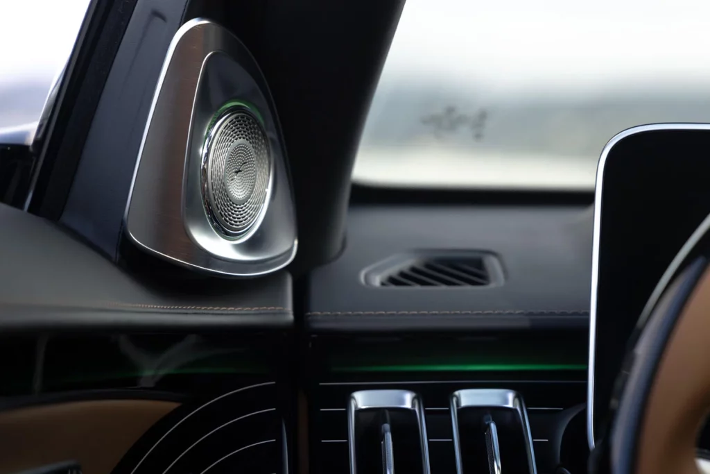 Mercedes y el lujoso homenaje a California del Maybach S680 Edition Emerald Isle 34 Motor16 2025 MercedesMaybach S680 EmeraldIsle 30 Motor16
