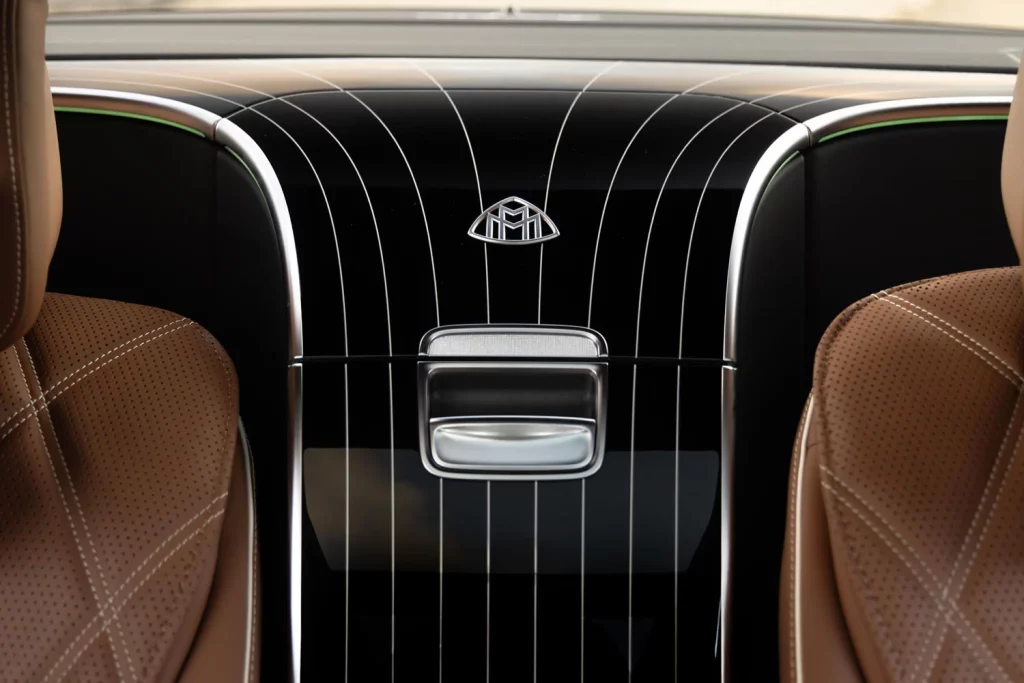 Mercedes y el lujoso homenaje a California del Maybach S680 Edition Emerald Isle 43 Motor16 2025 MercedesMaybach S680 EmeraldIsle 40 Motor16