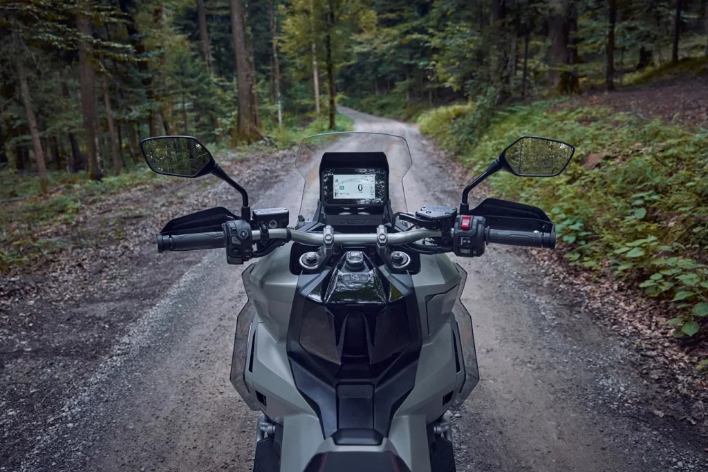 Honda X-ADV 2026: La moto para todo se renueva 2 Motor16 486156 25YM Honda X ADV Motor16