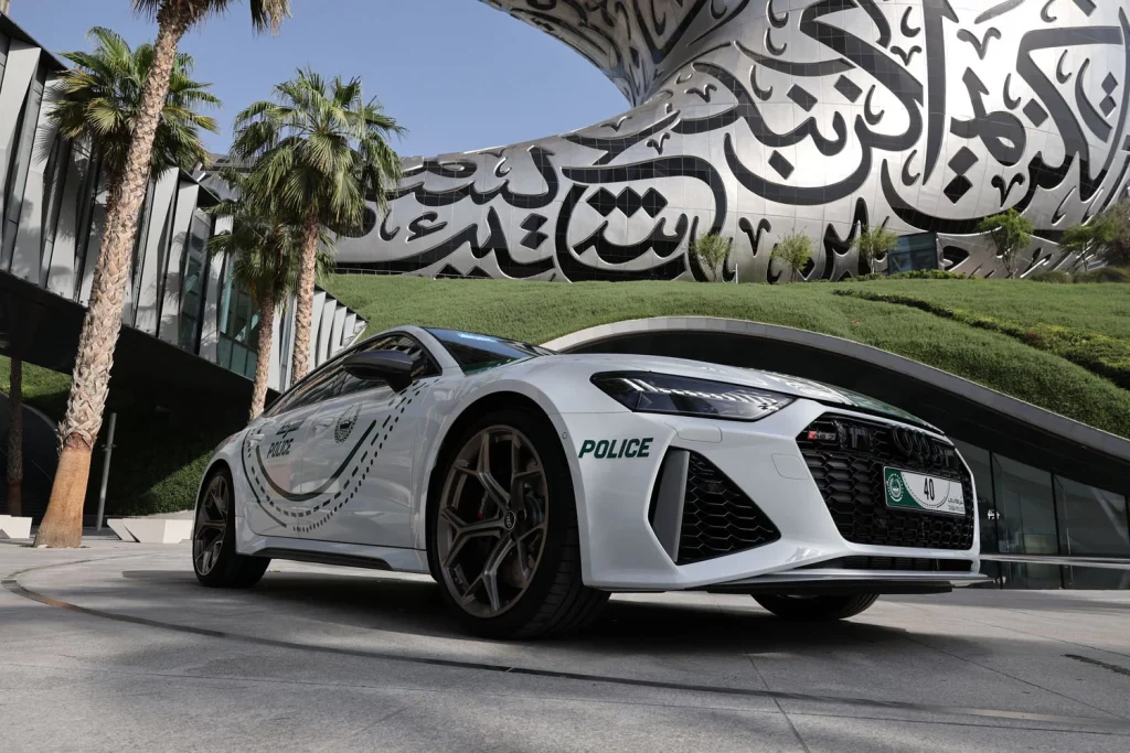 Audi RS7 Performance como coche patrulla... no se quejarán en Dubai 3 Motor16 AUDI RS7 PERFORMANCE POLICIA DE DUBAI 1 Motor16