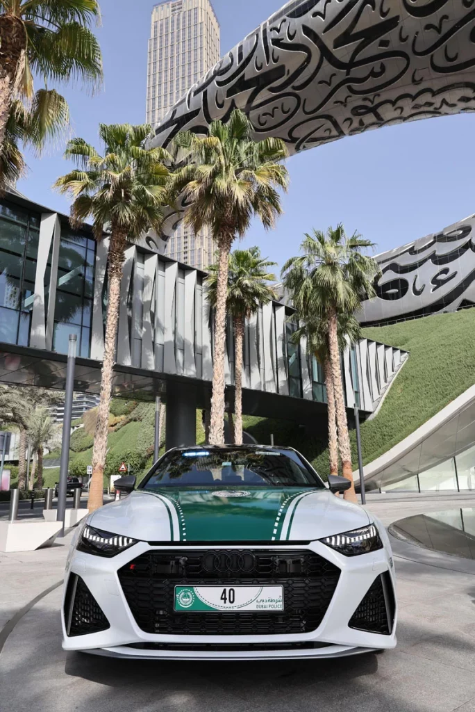 Audi RS7 Performance como coche patrulla... no se quejarán en Dubai 5 Motor16 AUDI RS7 PERFORMANCE POLICIA DE DUBAI 3 Motor16