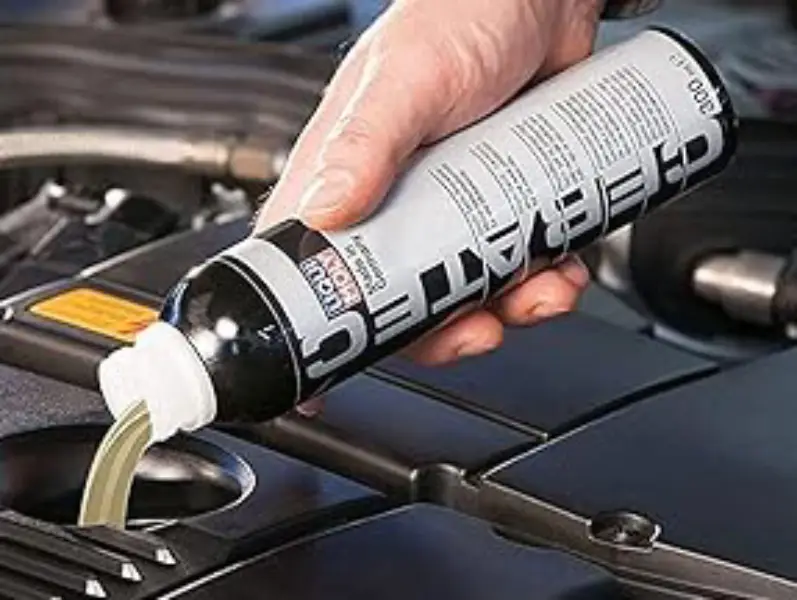 ¿Sabes cuánto cuesta limpiar tu motor y ahorrar gasolina? En Amazon, poco más de 15 euros 2 Motor16 Aditivo aceite Amazon