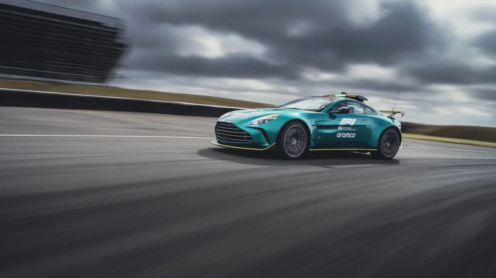 El Aston Martin Vantage S es el nuevo coche de seguridad oficial de la Fórmula 1 13 Motor16 El nuevo Aston Martin Vantage S asume las funciones de Safety Car oficial de la Fórmula 1