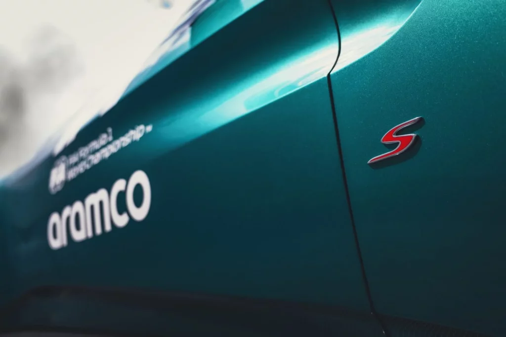 El Aston Martin Vantage S es el nuevo coche de seguridad oficial de la Fórmula 1 5 Motor16 Aston Martin Vantage S coche seguridad FIA Safety Car 10 Motor16