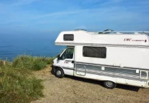 La Guardia Civil te avisa si vas en caravana: Cuidado con esto si no quieres llevarte una multa