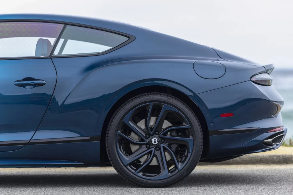 Bentley y su pintura que necesita 56 horas de trabajo 13 Motor16 BENTLEY OMBRE BY MULLINER 9 Motor16