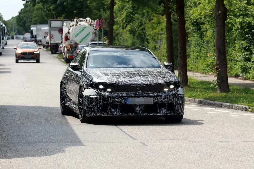 El BMW M5 se prepara para recibir su primer restyling 3 Motor16 BMW M5 1 Motor16