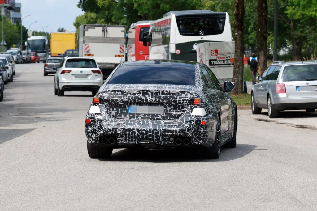 El BMW M5 se prepara para recibir su primer restyling 16 Motor16 BMW M5 14 Motor16