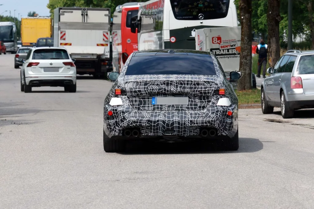 El BMW M5 se prepara para recibir su primer restyling 17 Motor16 BMW M5 15 Motor16
