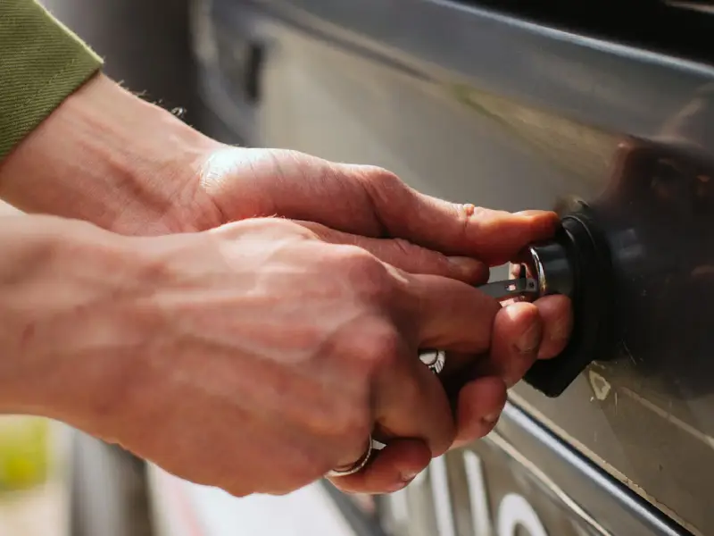 Alucina con este producto que te ayudará a mejorar el funcionamiento de tu llave. Lo encuentras hasta en el chino y solo cuesta unos céntimos 3 Motor16 Cerradura coche