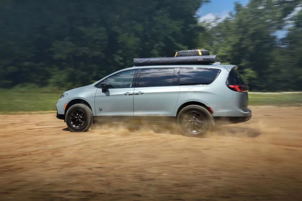 Chrysler Pacifica Grizzly Peak Concept 6 Motor16