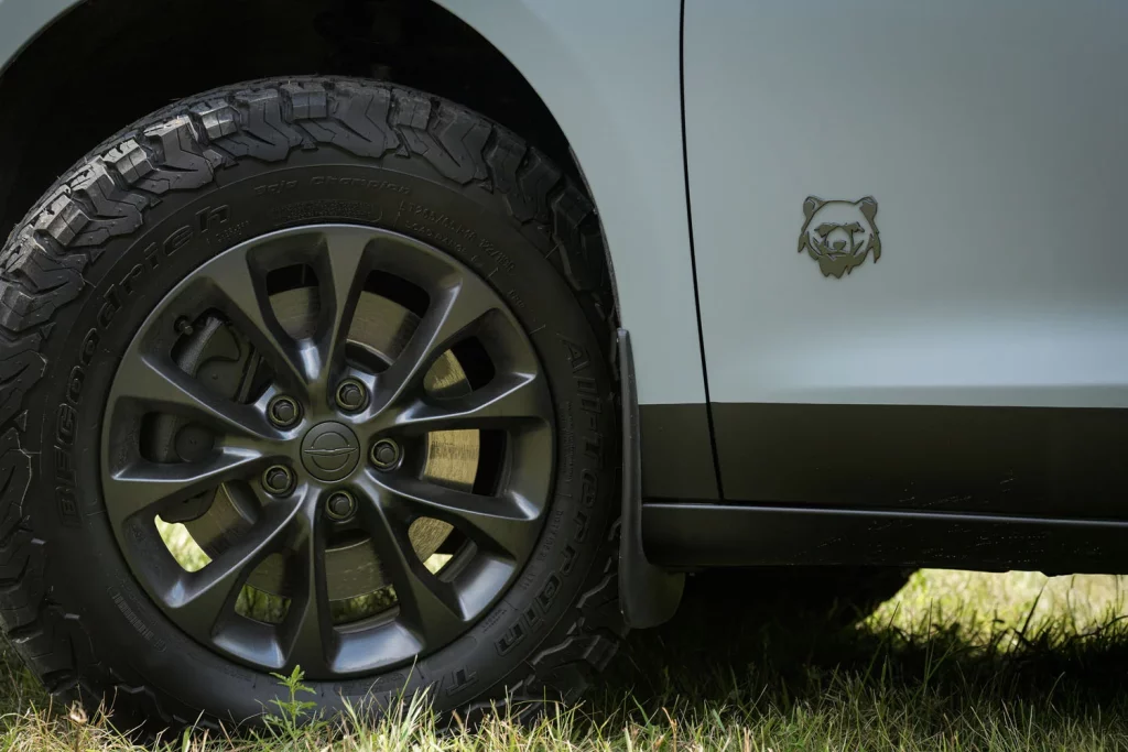 Chrysler Pacifica Grizzly Peak Concept 8 Motor16