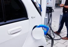 No te creas todo lo que dicen. Estas son las mentiras más comunes sobre coches eléctricos