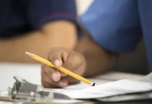 La Guardia Civil avisa a todos los que se están sacando el carnet de conducir: Hacer esto en el examen teórico te puede llevar a la cárcel
