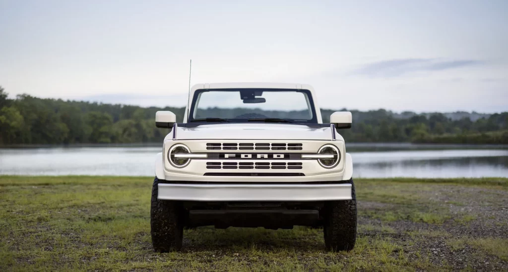 FORD BRONCO ROADSTER CONCEPT 11 Motor16