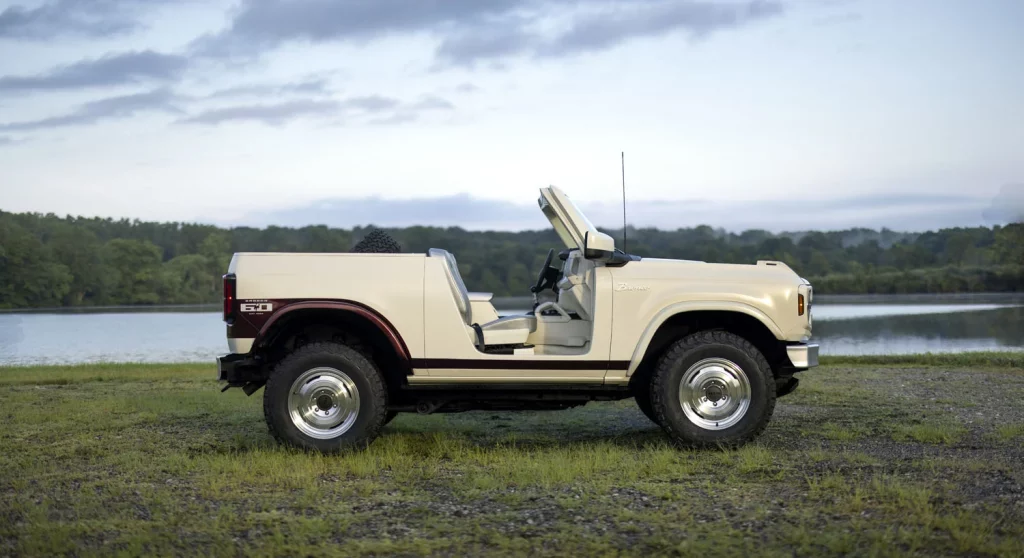 FORD BRONCO ROADSTER CONCEPT 18 Motor16