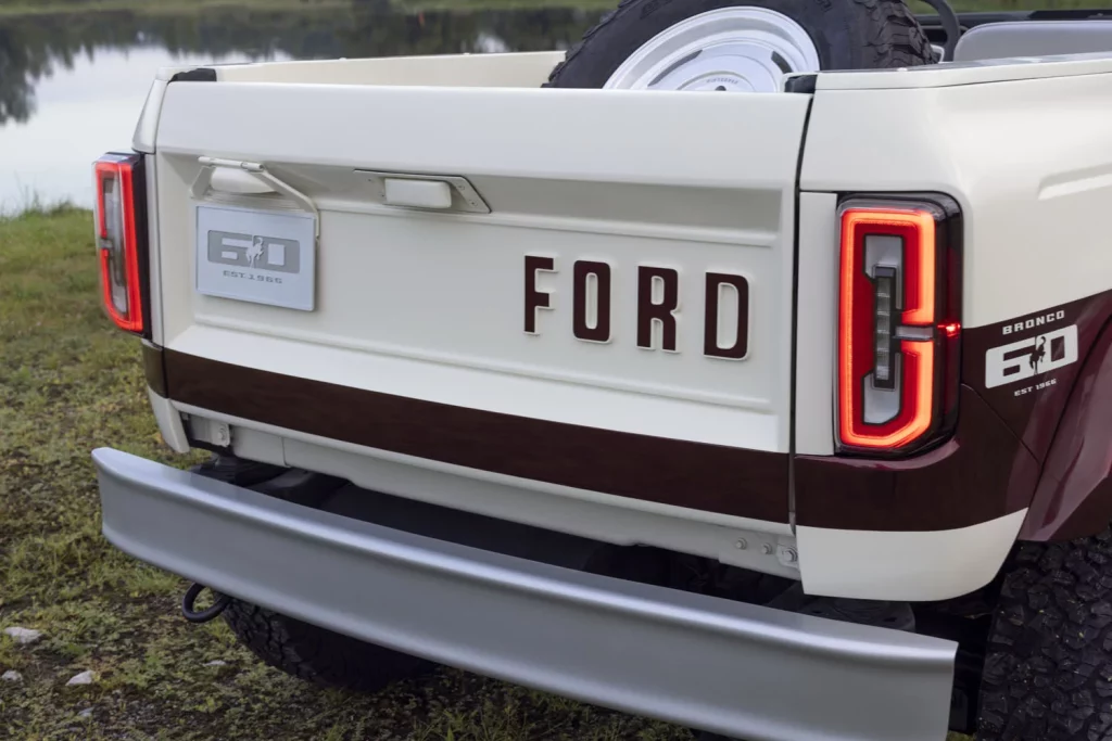 FORD BRONCO ROADSTER CONCEPT 8 Motor16